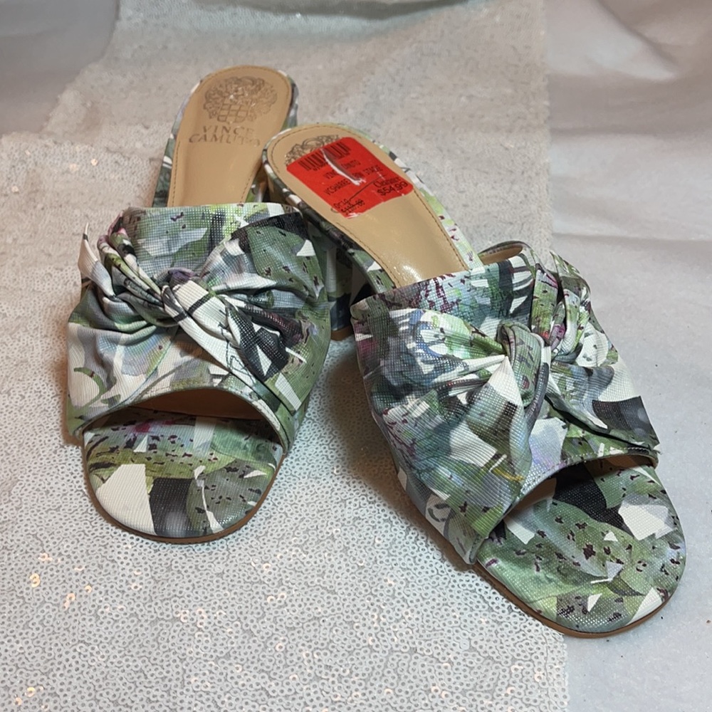 New Vince Camuto Sharrey Slides Size 8m - image 3
